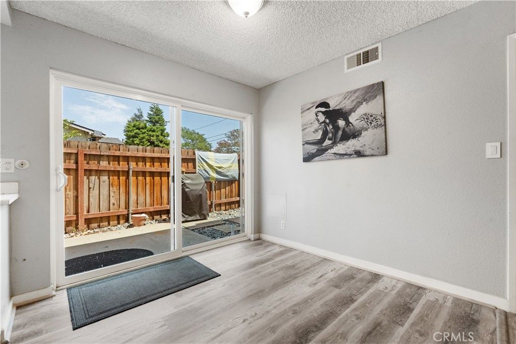 Image 7 of property listing at 303 W Linda Vista Avenue 19, Alhambra, CA 91801