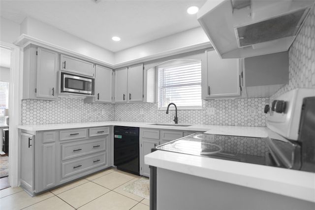 5515 Enchanted Timbers Drive, Humble, TX 77346