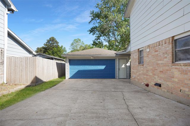 5515 Enchanted Timbers Drive, Humble, TX 77346