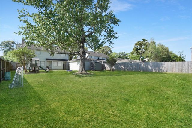 5515 Enchanted Timbers Drive, Humble, TX 77346