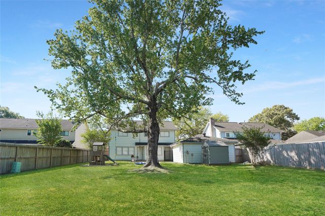 5515 Enchanted Timbers Drive, Humble, TX 77346