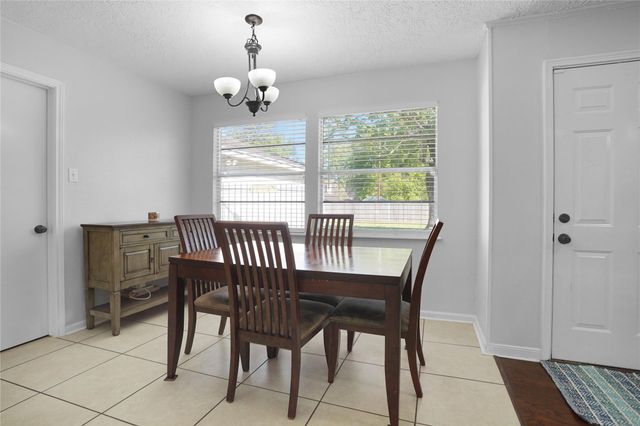 5515 Enchanted Timbers Drive, Humble, TX 77346