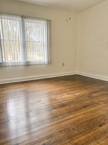 129 W UNIVERSITY AVENUE, Orange City, FL 32763