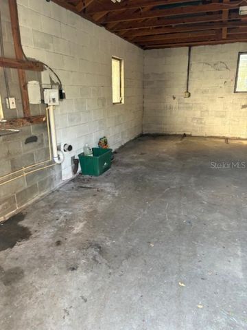 129 W UNIVERSITY AVENUE, Orange City, FL 32763