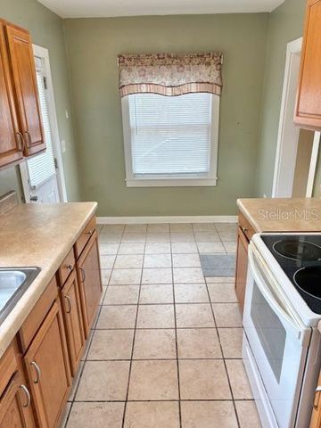 129 W UNIVERSITY AVENUE, Orange City, FL 32763