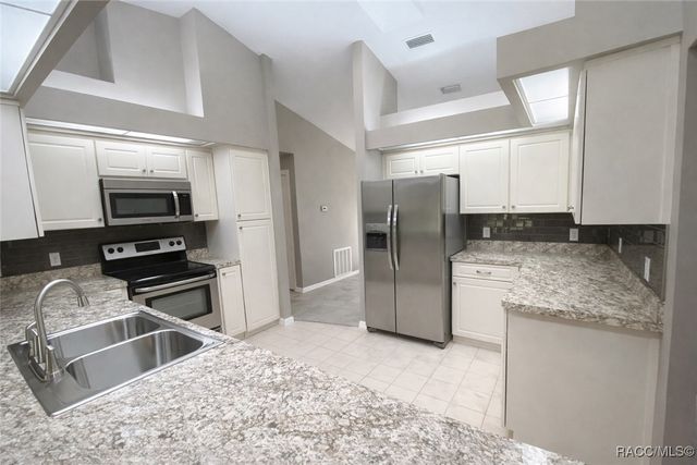 34434 N Pocono Drive, Citrus Springs, FL 34434