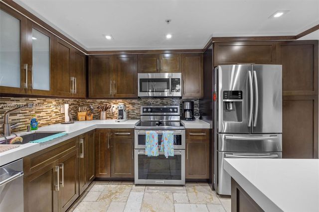 2625 Collins Avenue 402, Miami Beach, FL 33140