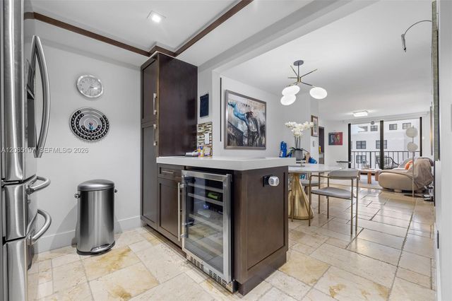 2625 Collins Avenue 402, Miami Beach, FL 33140