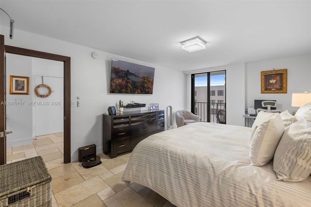 2625 Collins Avenue 402, Miami Beach, FL 33140
