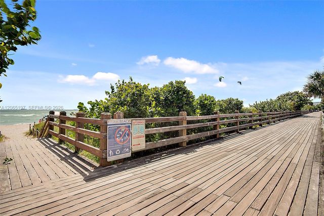 2625 Collins Avenue 402, Miami Beach, FL 33140