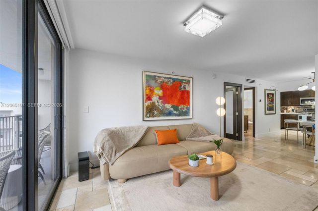2625 Collins Avenue 402, Miami Beach, FL 33140