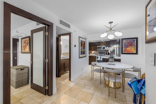 2625 Collins Avenue 402, Miami Beach, FL 33140