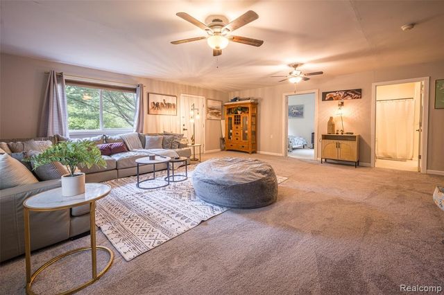 945 N Hockaday Road, Gladwin, MI 48624