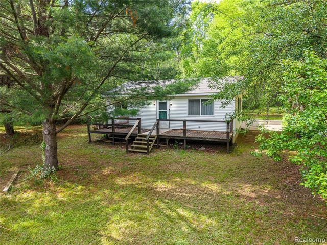 945 N Hockaday Road, Gladwin, MI 48624