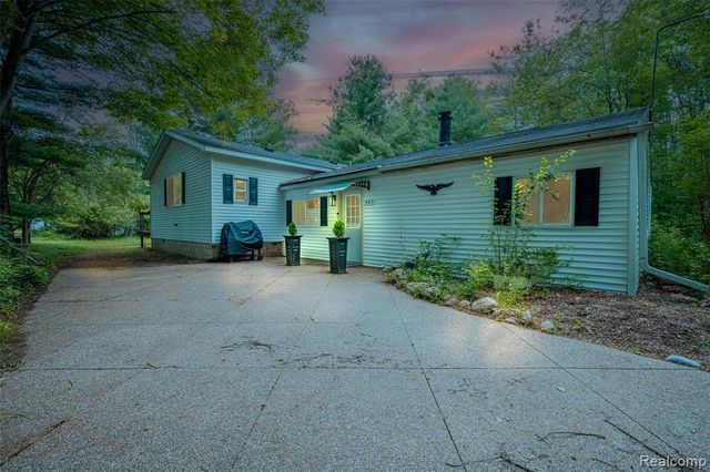 945 N Hockaday Road, Gladwin, MI 48624