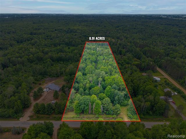 945 N Hockaday Road, Gladwin, MI 48624