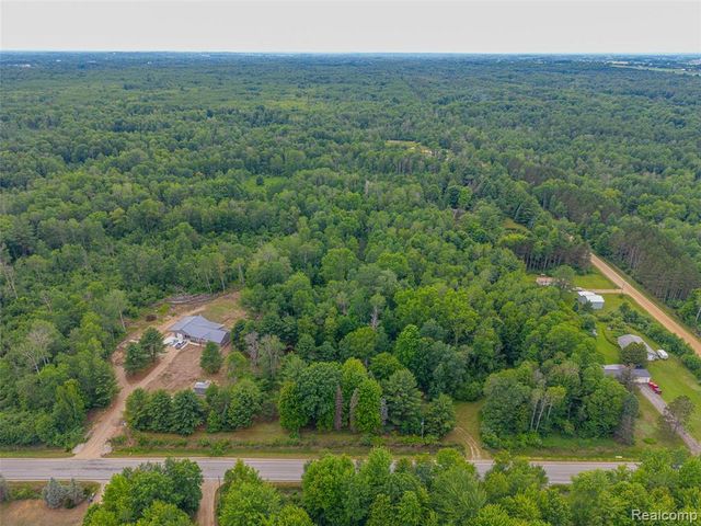 945 N Hockaday Road, Gladwin, MI 48624