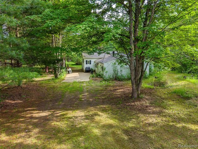 945 N Hockaday Road, Gladwin, MI 48624