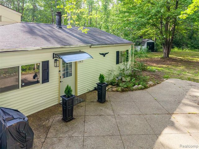 945 N Hockaday Road, Gladwin, MI 48624