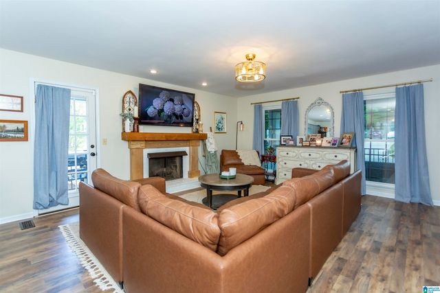 524 OLDE TOWNE LANE, Alabaster, AL 35007