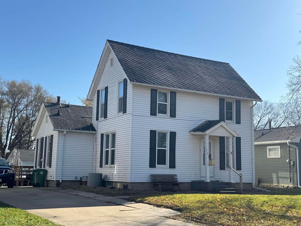 706 Allison, Charles City, IA 50616