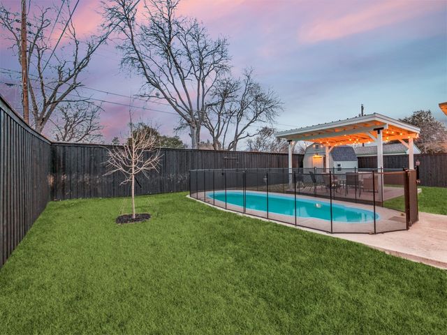 820 Warren Way, Richardson, TX 75080