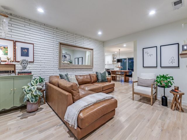 820 Warren Way, Richardson, TX 75080