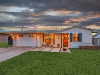 820 Warren Way, Richardson, TX 75080