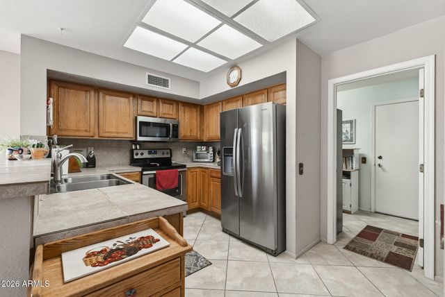 20419 N MEADOWOOD Drive, Sun City West, AZ 85375