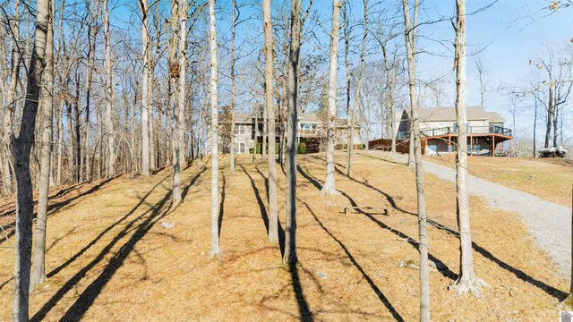 9 W Cobblestone Court, Kuttawa, KY 42055