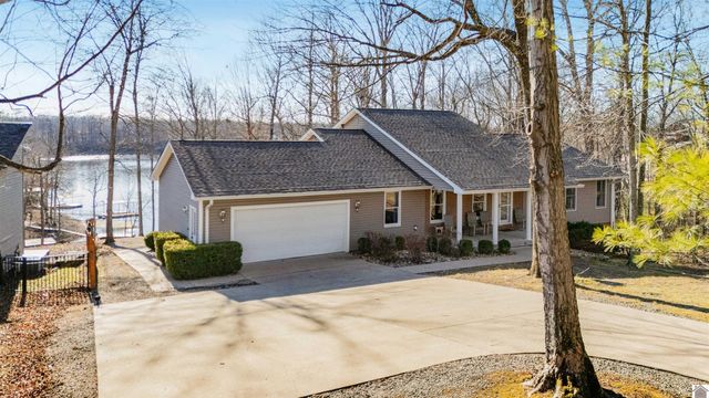 9 W Cobblestone Court, Kuttawa, KY 42055