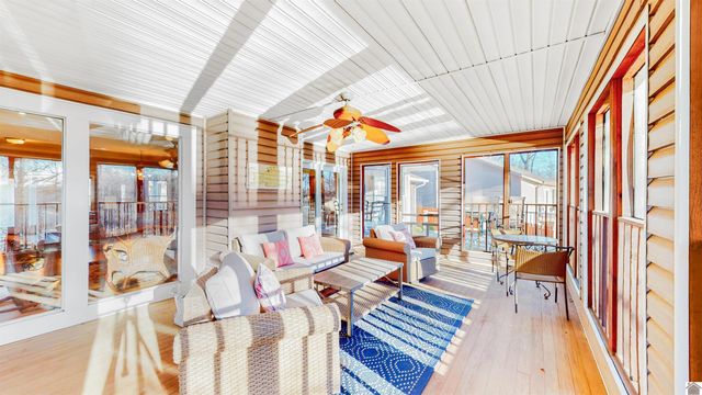 9 W Cobblestone Court, Kuttawa, KY 42055