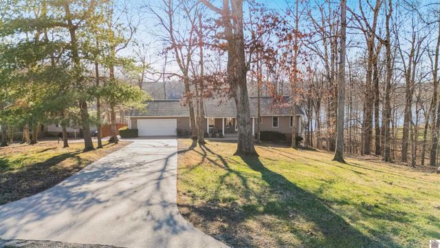 9 W Cobblestone Court, Kuttawa, KY 42055