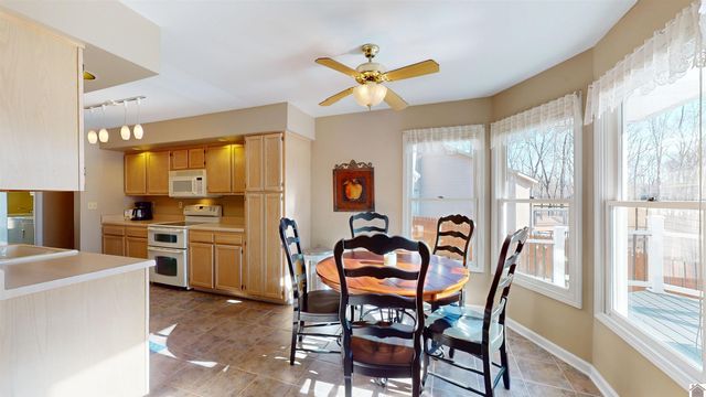 9 W Cobblestone Court, Kuttawa, KY 42055