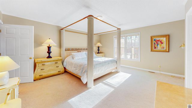 9 W Cobblestone Court, Kuttawa, KY 42055