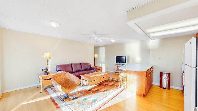 9 W Cobblestone Court, Kuttawa, KY 42055