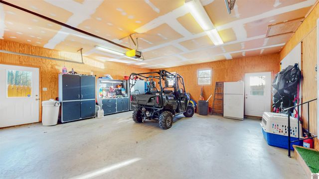 9 W Cobblestone Court, Kuttawa, KY 42055