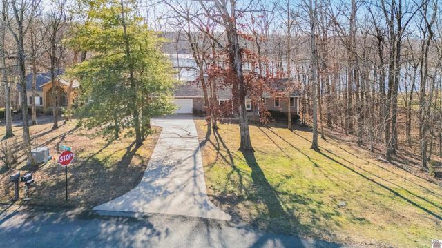 9 W Cobblestone Court, Kuttawa, KY 42055