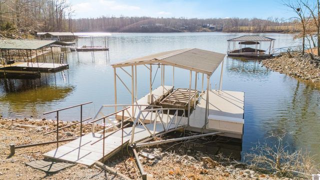 9 W Cobblestone Court, Kuttawa, KY 42055