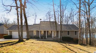 9 W Cobblestone Court, Kuttawa, KY 42055