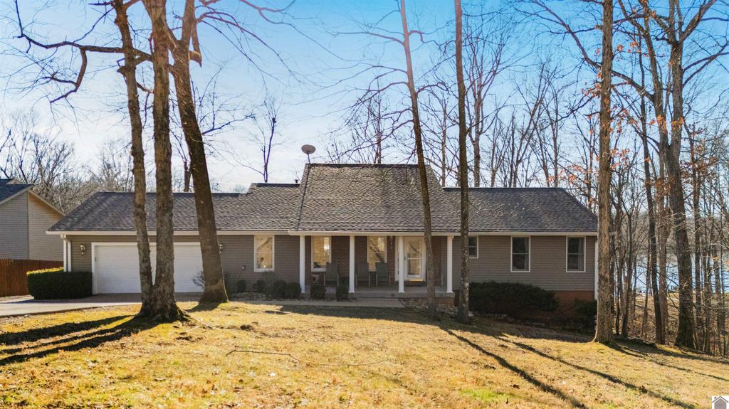 9 W Cobblestone Court, Kuttawa, KY 42055
