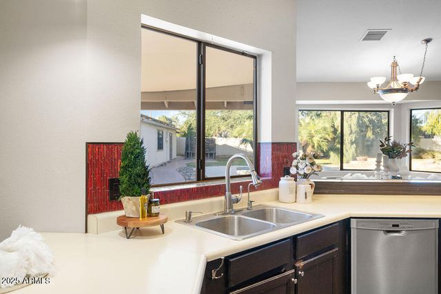 10432 W AVALON Drive, Avondale, AZ 85392