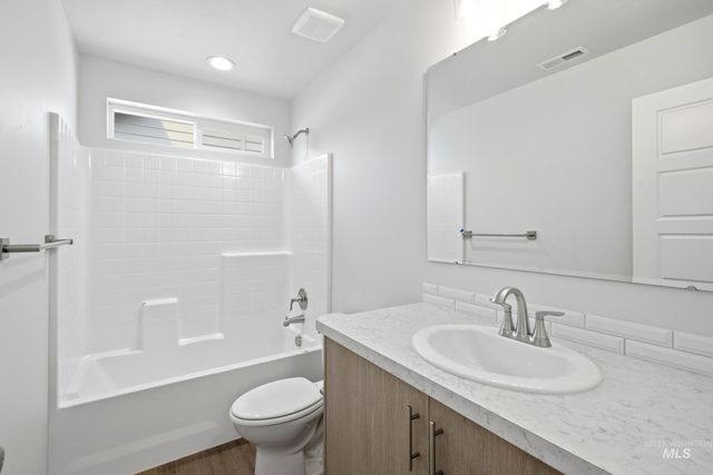 17686 N Beckwourth Ave, Nampa, ID 83687