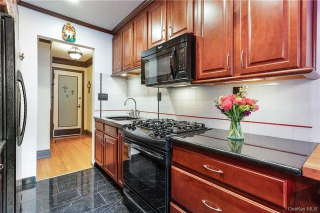 10 Nosband Avenue 1C, White Plains, NY 10605