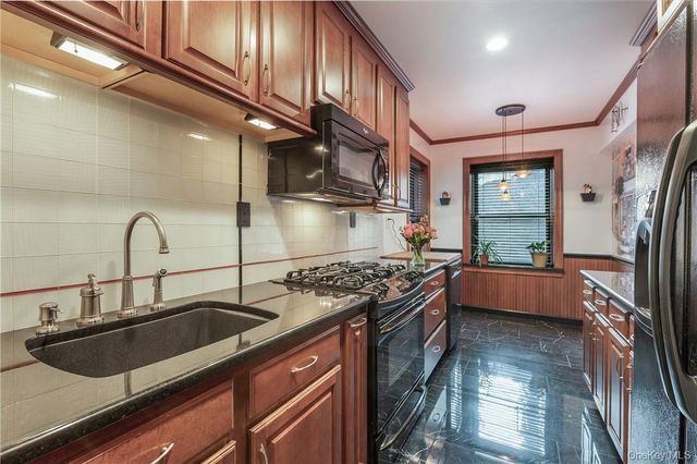 10 Nosband Avenue 1C, White Plains, NY 10605