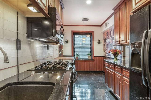 10 Nosband Avenue 1C, White Plains, NY 10605