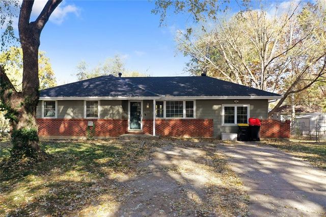 106 Helen Street, Excelsior Springs, MO 64024