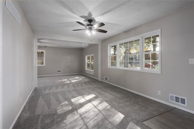 106 Helen Street, Excelsior Springs, MO 64024