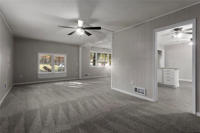 106 Helen Street, Excelsior Springs, MO 64024