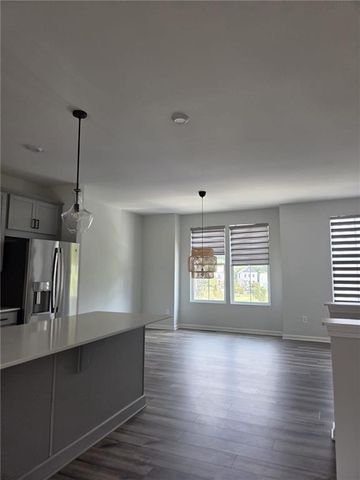 1449 Creekside Cir NW, Atlanta, GA 30318